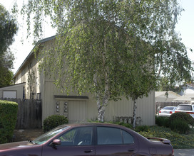 343-347 Laurel Ave in Hayward, CA - Building Photo - Building Photo