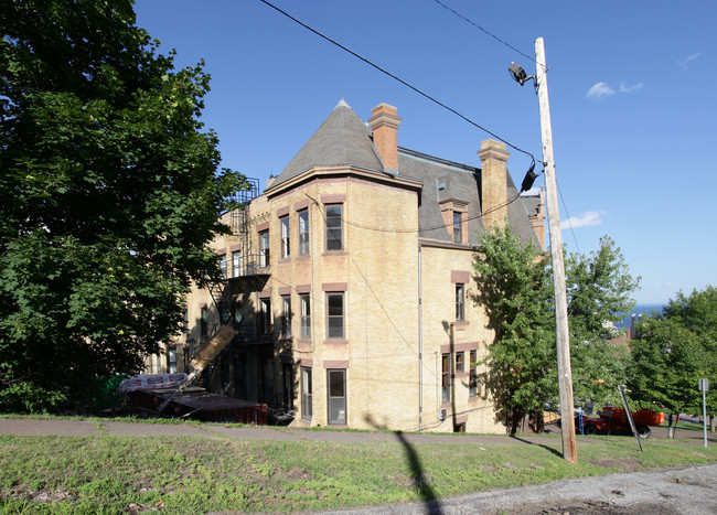 Munger Terrace in Duluth, MN - Foto de edificio - Building Photo