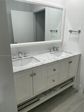 575 Crandon Blvd in Key Biscayne, FL - Building Photo - Building Photo