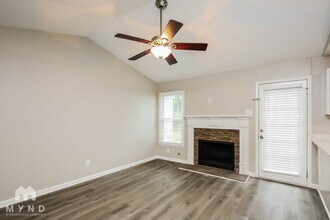 374 Shoal Ct in Lawrenceville, GA - Building Photo - Building Photo