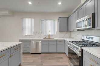 11619 Ayres Ave in Los Angeles, CA - Building Photo - Building Photo