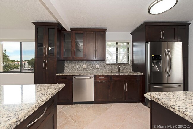 property at 320 Racquet Club Rd