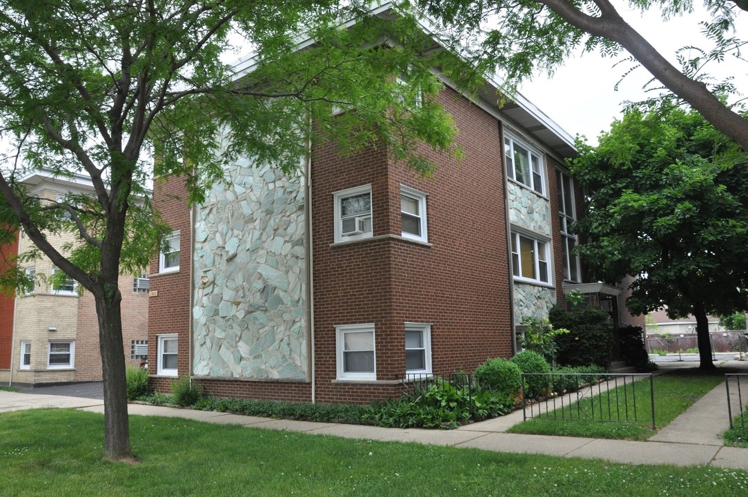 3882 Ruby St in Schiller Park, IL - Building Photo