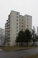 Cortina Apartments in Mississauga, ON - Building Photo - Building Photo