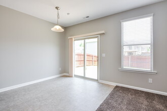 3605 Morman Springs Ln in Raleigh, NC - Foto de edificio - Building Photo