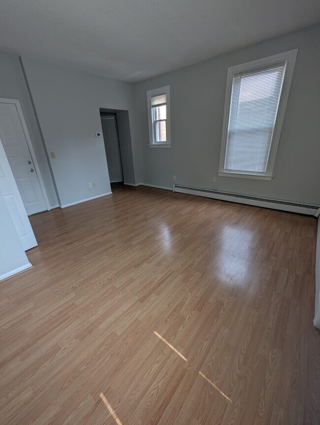 135 Howe St, Unit B in New Haven, CT - Building Photo - Building Photo