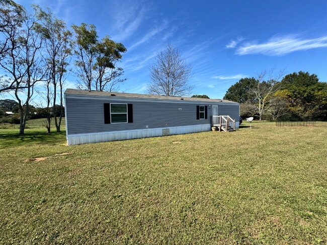 15078 S Hwy 11 in Fair Play, SC - Building Photo - Building Photo