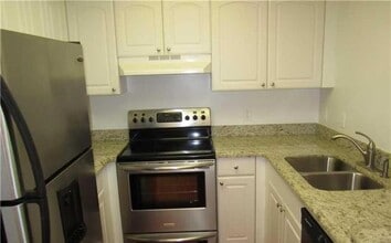 2107 SE 10th Ave in Fort Lauderdale, FL - Building Photo - Building Photo