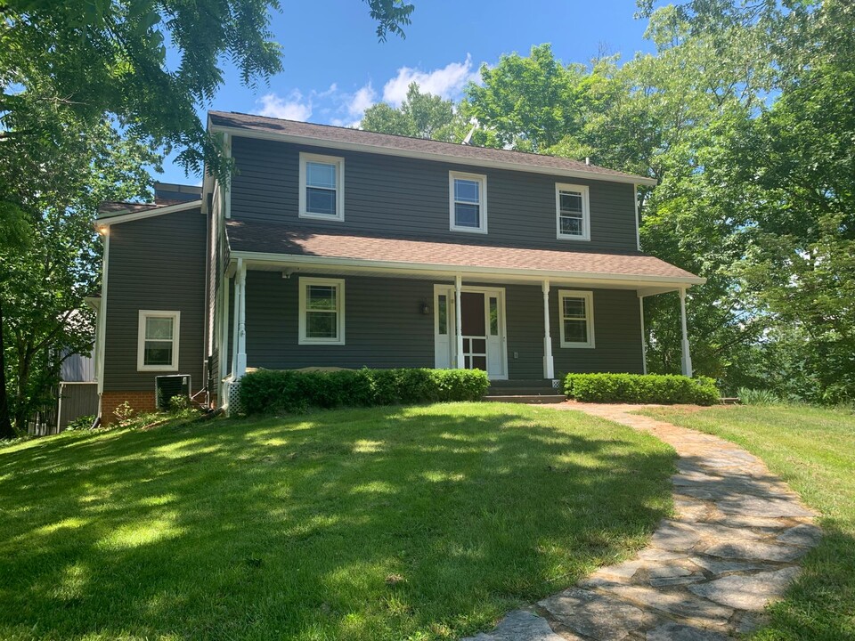 3201 N Fork Farms in Blacksburg, VA - Building Photo