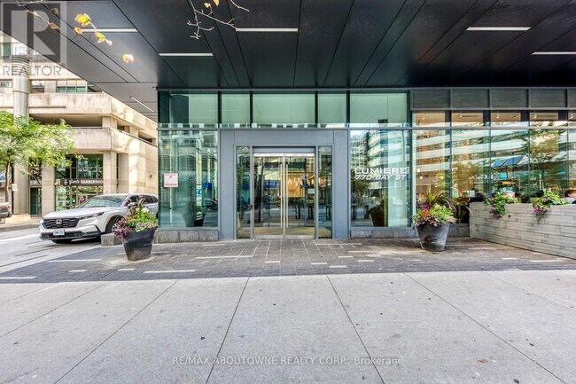 770 Bay St. in Toronto, ON - Building Photo - Building Photo