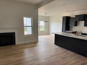 4600 Lasalle Ct in Springfield, IL - Building Photo - Building Photo