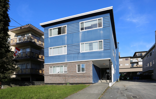 429 8th St in New Westminster, BC - Building Photo - Building Photo