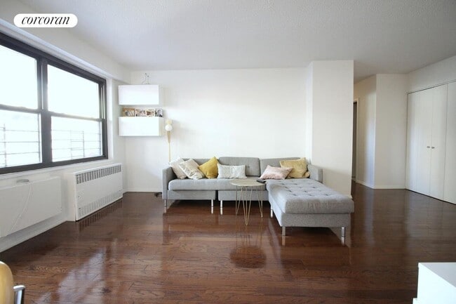 175 W 90th St in New York, NY - Building Photo - Building Photo