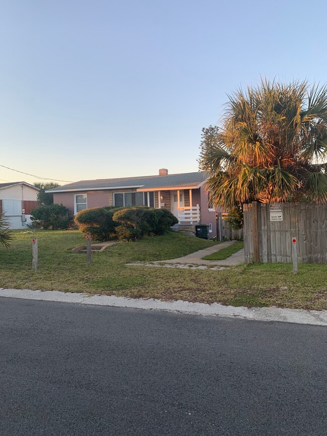 485 Golf Blvd in Daytona Beach, FL - Building Photo - Building Photo