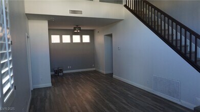 9428 Aspen Glow Dr in Las Vegas, NV - Building Photo - Building Photo