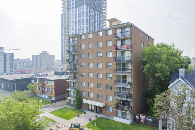 St Moritz Villa in Calgary, AB - Building Photo - Building Photo