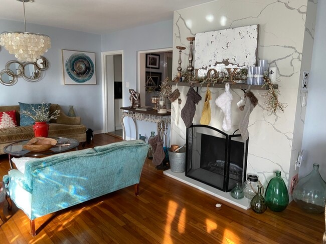 329 57th Ave S in St. Petersburg, FL - Foto de edificio - Building Photo