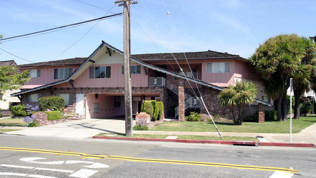 950 Juana Ave in San Leandro, CA - Building Photo - Building Photo