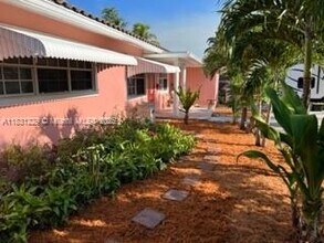 421 NE 24th Ave in Pompano Beach, FL - Building Photo - Building Photo
