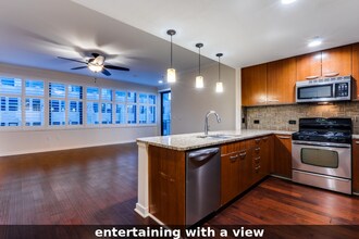 1200 Main St, Unit 1801 in Dallas, TX - Building Photo - Building Photo