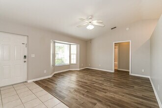 4658 Sierra Ln in Bonita Springs, FL - Building Photo - Building Photo
