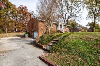 12633 Percival St in Chester, VA - Foto de edificio - Building Photo