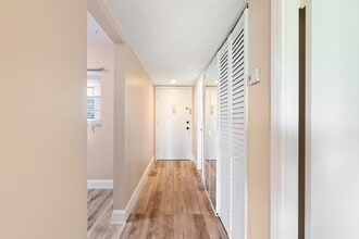 12015 Greenway Cir S in Royal Palm Beach, FL - Building Photo - Building Photo