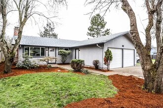 3709 Peppertree Dr in Eugene, OR - Building Photo - Building Photo