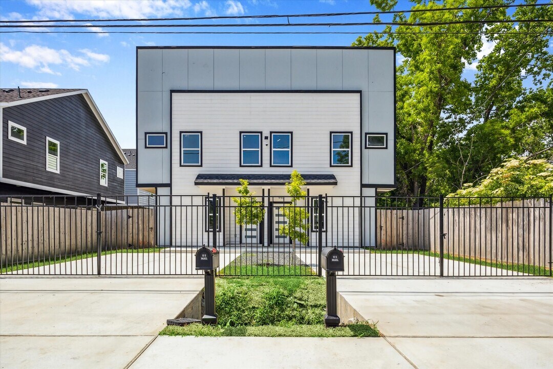 992 Marjorie St in Houston, TX - Building Photo