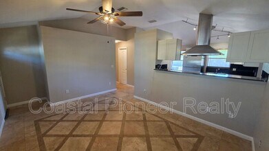 541 Roanoke St in Dunedin, FL - Building Photo - Building Photo