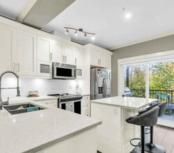 10151-10240 240 St in Maple Ridge, BC - Building Photo - Building Photo