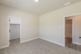 213 Navajo Trail in Alvarado, TX - Building Photo - Building Photo