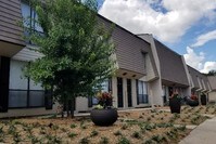 Building Photo - Maison De Ville Apartments in Mobile, Alabama