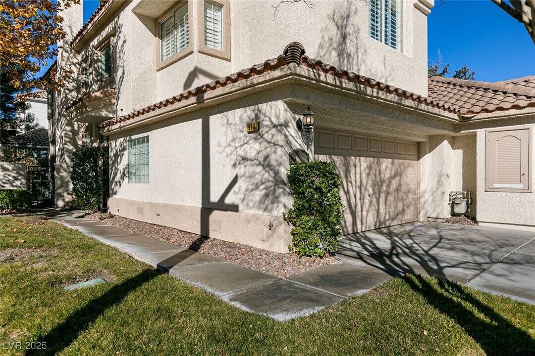 913 Pro Players Dr in Las Vegas, NV - Building Photo