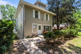 5937 Holmes St in Kansas City, MO - Building Photo - Building Photo