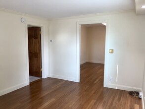 32-34 E Cedar St-Unit -1 in Newington, CT - Building Photo - Building Photo
