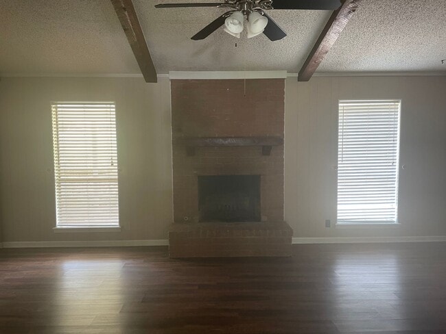 1109 Apache Ct in Longview, TX - Building Photo - Building Photo