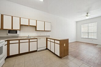 Fallbrook Ranch Apartments in Houston, TX - Building Photo - Building Photo