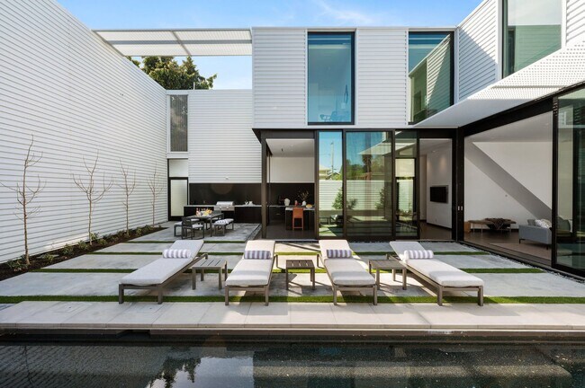 214 Tucker St in Healdsburg, CA - Building Photo - Building Photo