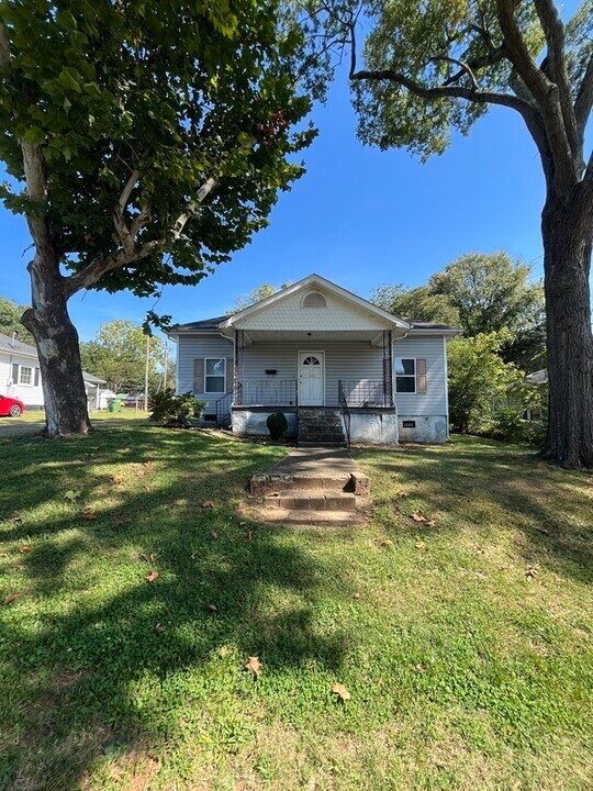 104 Park Ave in Mount Holly, NC - Building Photo