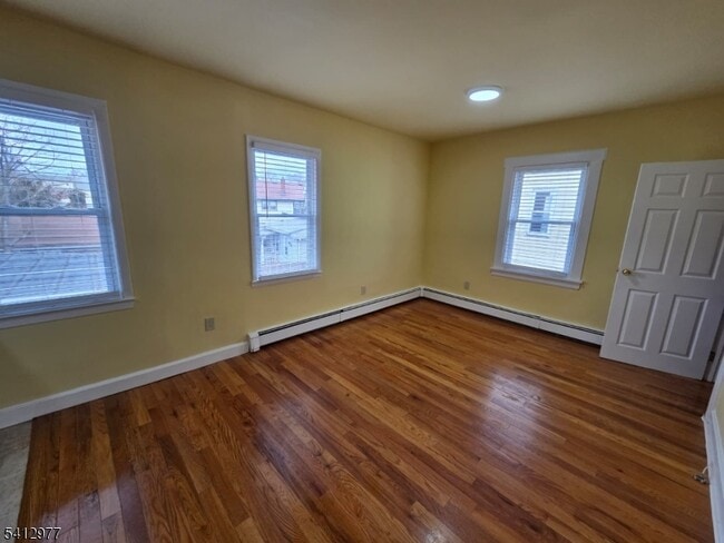 5 Bay Ave in Bloomfield, NJ - Building Photo - Building Photo