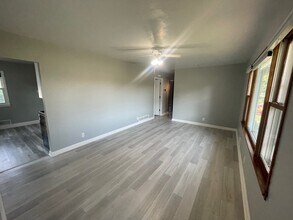 2031 Shale Ln in Eagan, MN - Building Photo - Building Photo