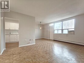 98 Holgate St in Barrie, ON - Building Photo