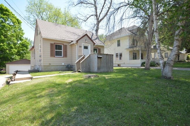 property at 322 20th Ave SW