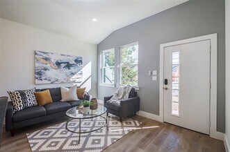 3111 Metropolitan Ave in Dallas, TX - Building Photo - Building Photo