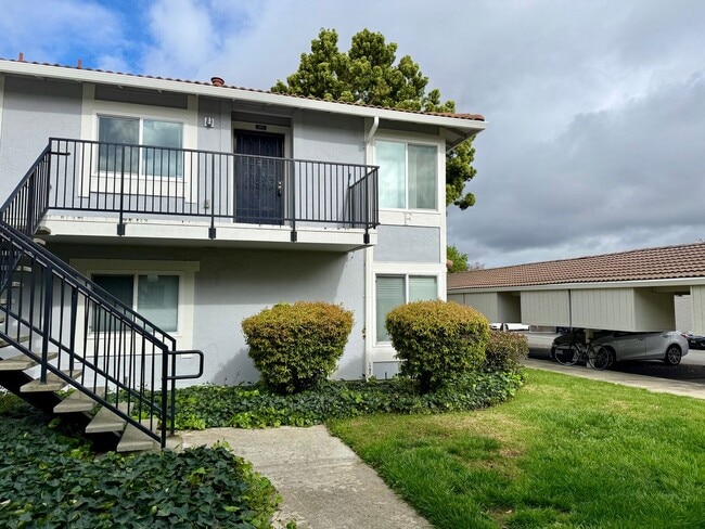 property at 4910 Bridgepointe Pl