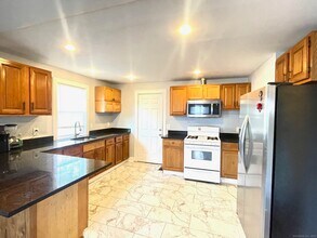 184 Park St in Bridgeport, CT - Building Photo - Building Photo