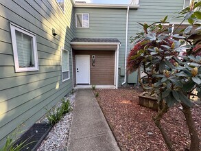 8430 26th Ave SW in Seattle, WA - Building Photo - Building Photo
