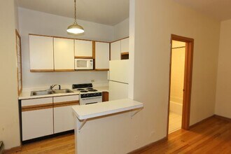 640 W Barry in Chicago, IL - Building Photo - Building Photo