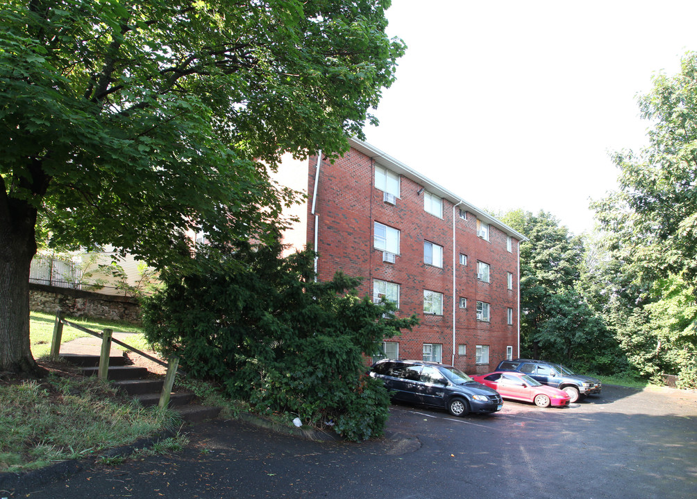 182 Sexton St in New Britain, CT - Building Photo